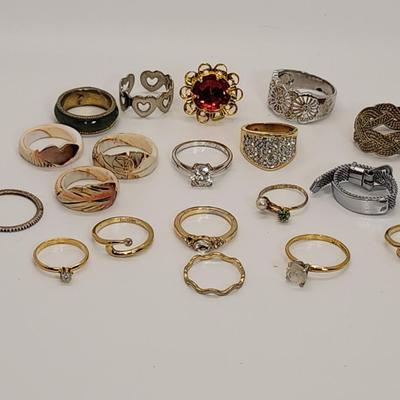 LOT 93:: Vintage Ring LOT szs range from 5-12