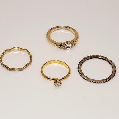 LOT 93:: Vintage Ring LOT szs range from 5-12