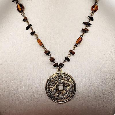 LOT 97:: Large LOT of Vintage Fashion Necklaces