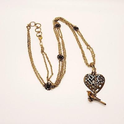 LOT 97:: Large LOT of Vintage Fashion Necklaces