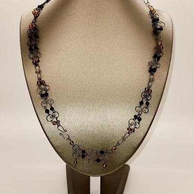 LOT 97:: Large LOT of Vintage Fashion Necklaces