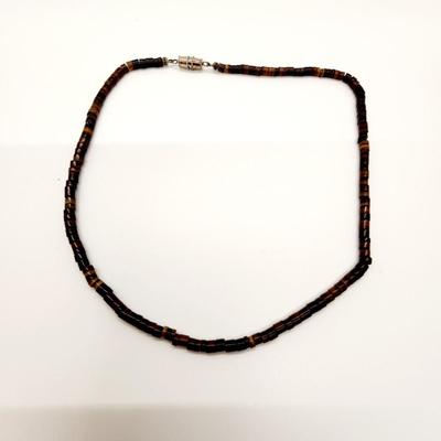 LOT 97:: Large LOT of Vintage Fashion Necklaces