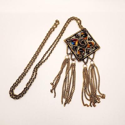 LOT 97:: Large LOT of Vintage Fashion Necklaces