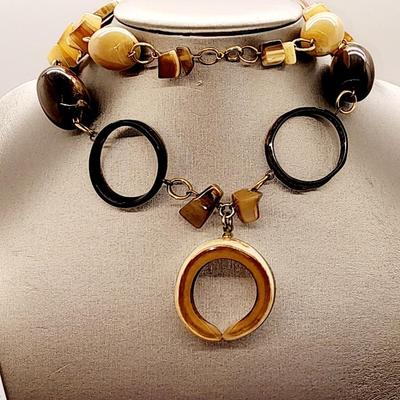 LOT 98:: Large Lot of Vintage Fashion Necklaces