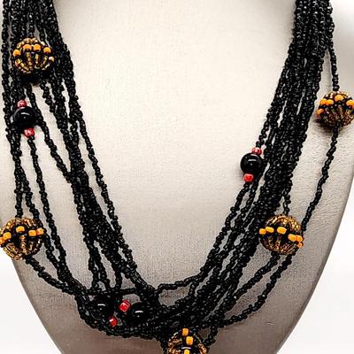 LOT 98:: Large Lot of Vintage Fashion Necklaces