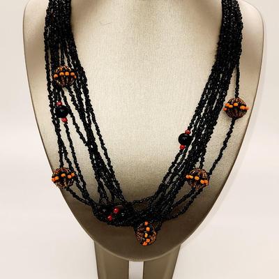 LOT 98:: Large Lot of Vintage Fashion Necklaces