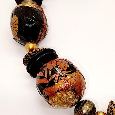 LOT 98:: Large Lot of Vintage Fashion Necklaces