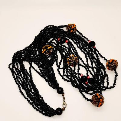 LOT 98:: Large Lot of Vintage Fashion Necklaces