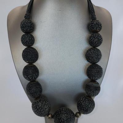 LOT 99:: LOT of Vintage Fashion Necklaces