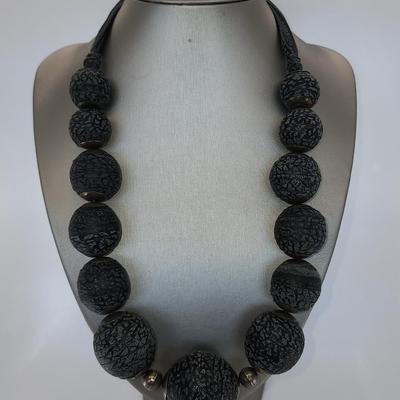 LOT 99:: LOT of Vintage Fashion Necklaces