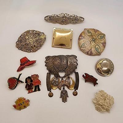 LOT 102:: Vintage Pin and Brooch Lot