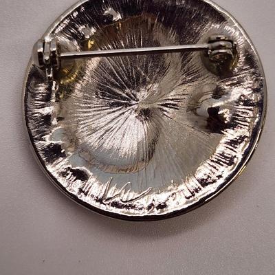 LOT 102:: Vintage Pin and Brooch Lot