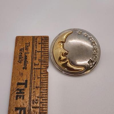 LOT 102:: Vintage Pin and Brooch Lot