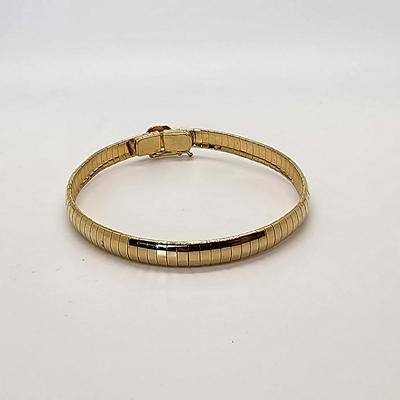 LOT 104:: Vintage 18" L Goldtone Collar Necklace and 7" L Bracelet Set and 2 more bracelets