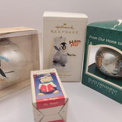 LOT:: 113 Ornaments Hallmark & Others