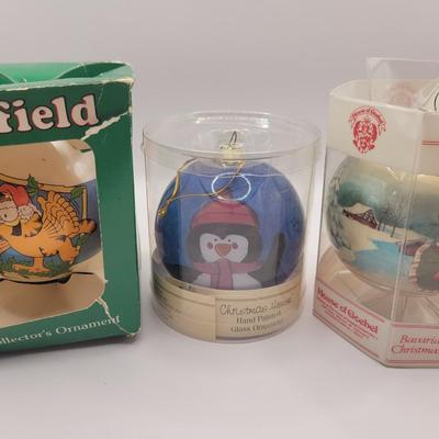 LOT:: 117 Ornaments Enesco & Goebel