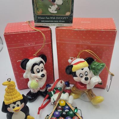 LOT:: 118 Ornaments Hallmark & Misc.