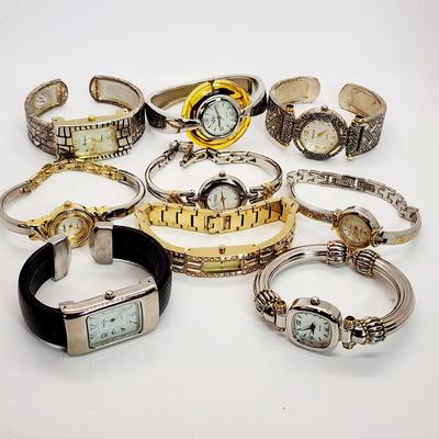 LOT 124:: Large Lot of Watches-Untested