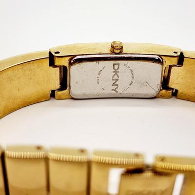 LOT 124:: Large Lot of Watches-Untested