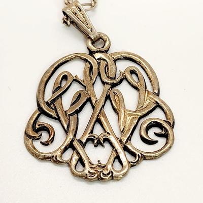 LOT 125:: Vintage 24" L 925 Italy Sterling Silver Pendant Necklace 11.7g