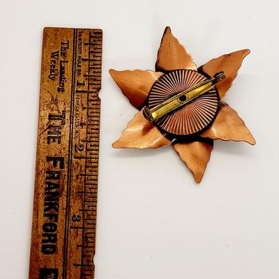 LOT 129:: Mixed lot of Costume Jewelry