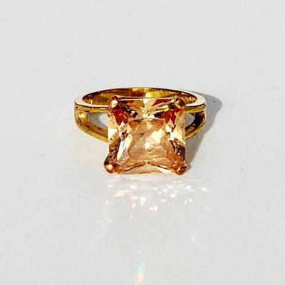 LOT 129:: Mixed lot of Costume Jewelry