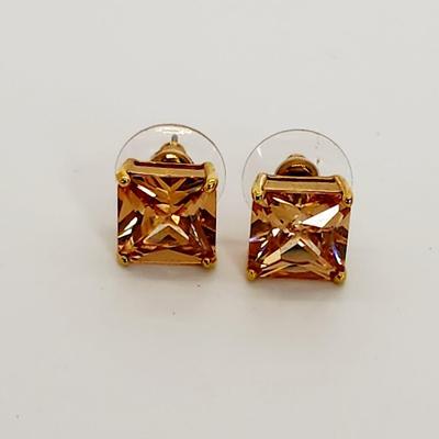 LOT 129:: Mixed lot of Costume Jewelry