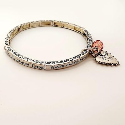 LOT 130:: Bracelet Lot