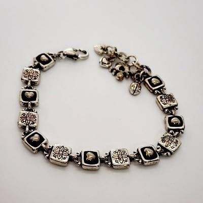 LOT 130:: Bracelet Lot