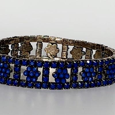 LOT 130:: Bracelet Lot