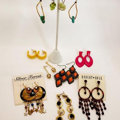 LOT 131:: Pierced Earring Lot