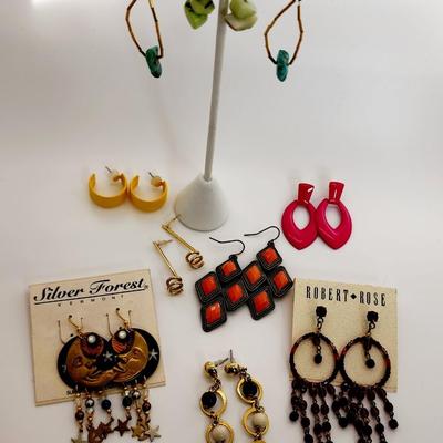 LOT 131:: Pierced Earring Lot