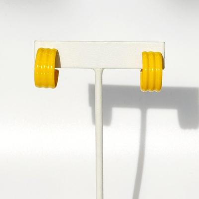 LOT 131:: Pierced Earring Lot