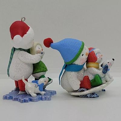 LOT:: 135 Hallmark Ornaments