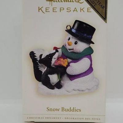 LOT:: Hallmark Ornaments