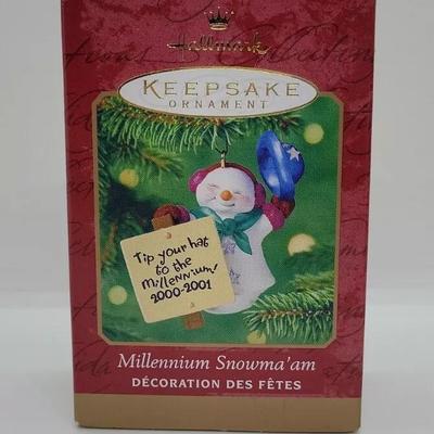 LOT:: Hallmark Ornaments