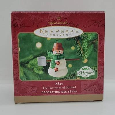 LOT:: Hallmark Ornaments