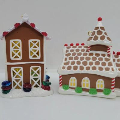 LOT:: 139 Hallmark Ornaments