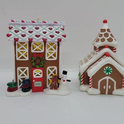 LOT:: 139 Hallmark Ornaments