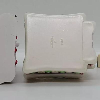 LOT:: 139 Hallmark Ornaments