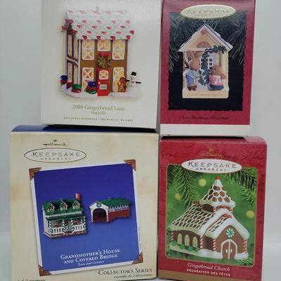 LOT:: 139 Hallmark Ornaments
