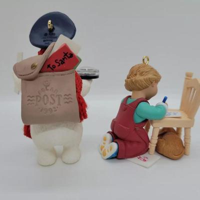 LOT:: 141 Hallmark Ornaments