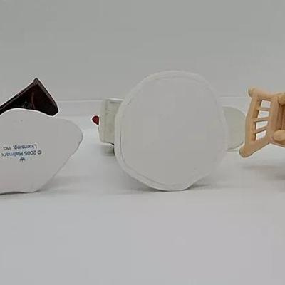 LOT:: 144 Hallmark Ornaments