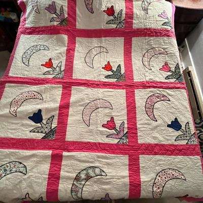 Lot 468 Tulip & Crescent Quilt