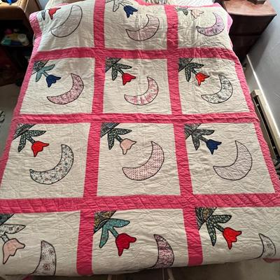 Lot 469 Tulip & Crescent Quilt