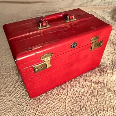 Lot 473 Marshall Fields Vintage makup suitcase