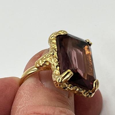 Lot 479 Unique Sarah Coventry Set