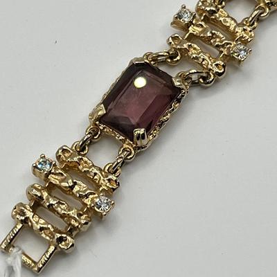 Lot 479 Unique Sarah Coventry Set
