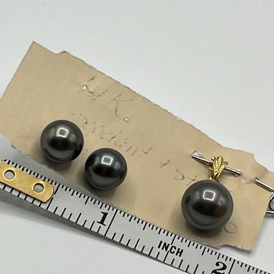 Lot 515 Pearl & 14K set