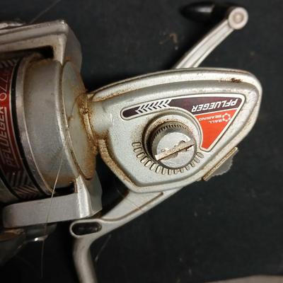 Five Open face fishing reels with fishing string